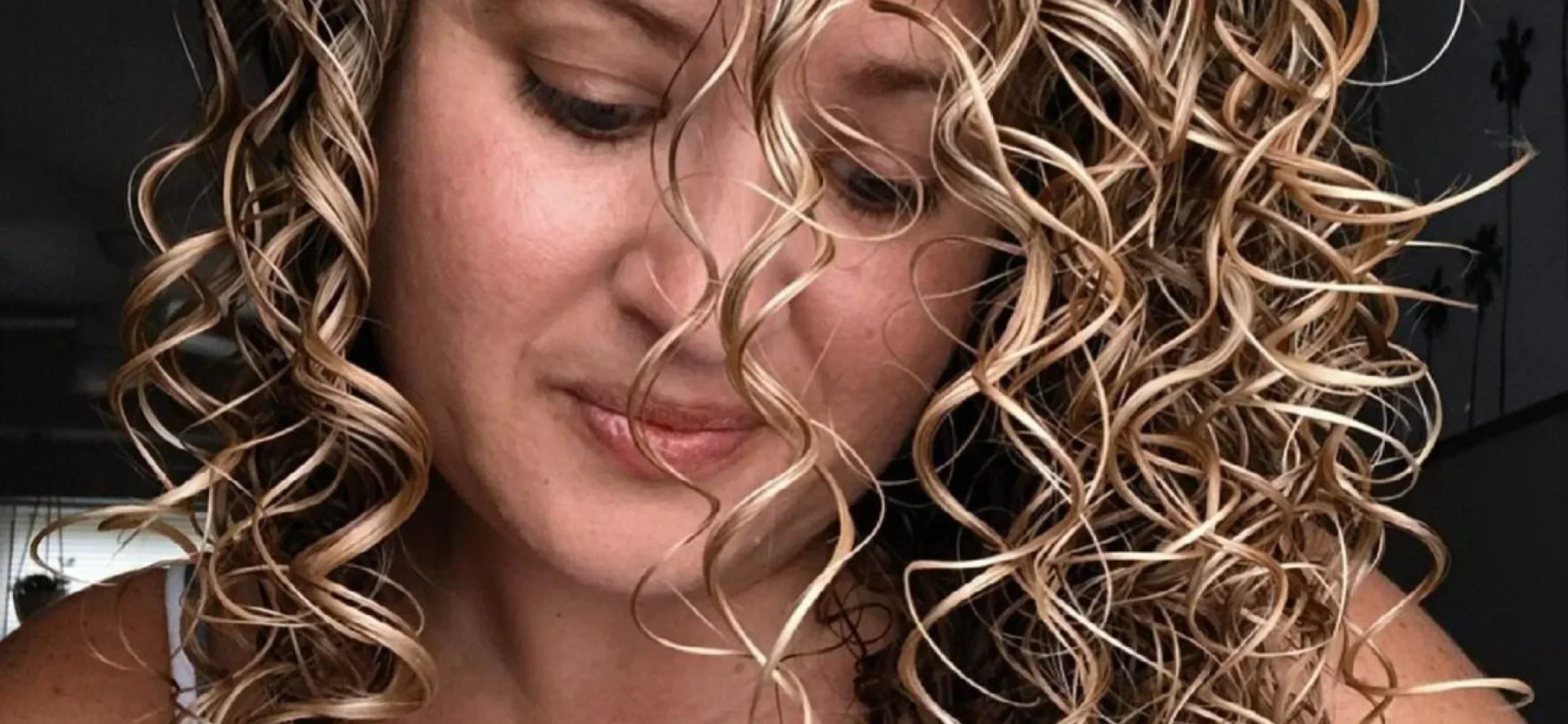 Step-by-step: How to scrunch straight hair for natural waves