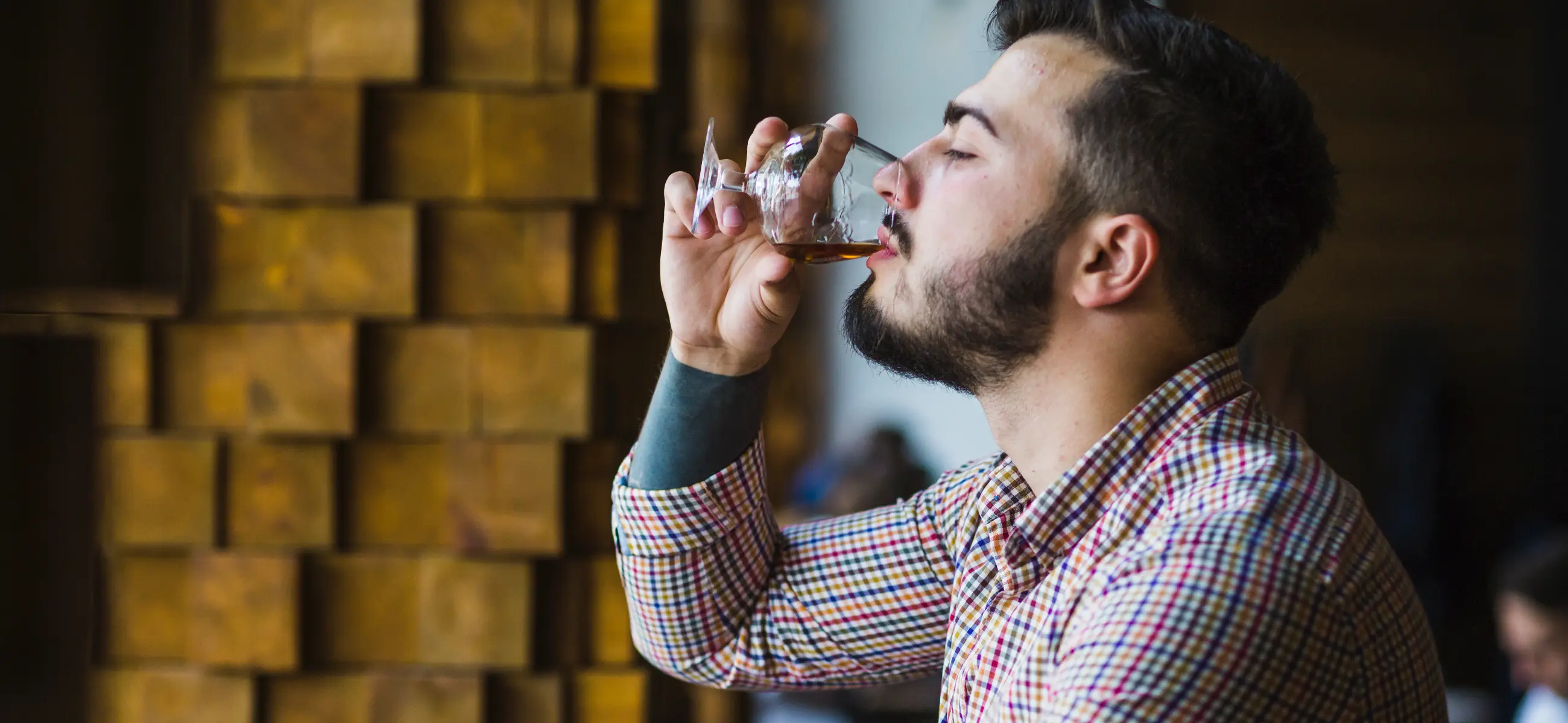 How long does alcohol stay on your breath? Ways of getting alcohol odor covered