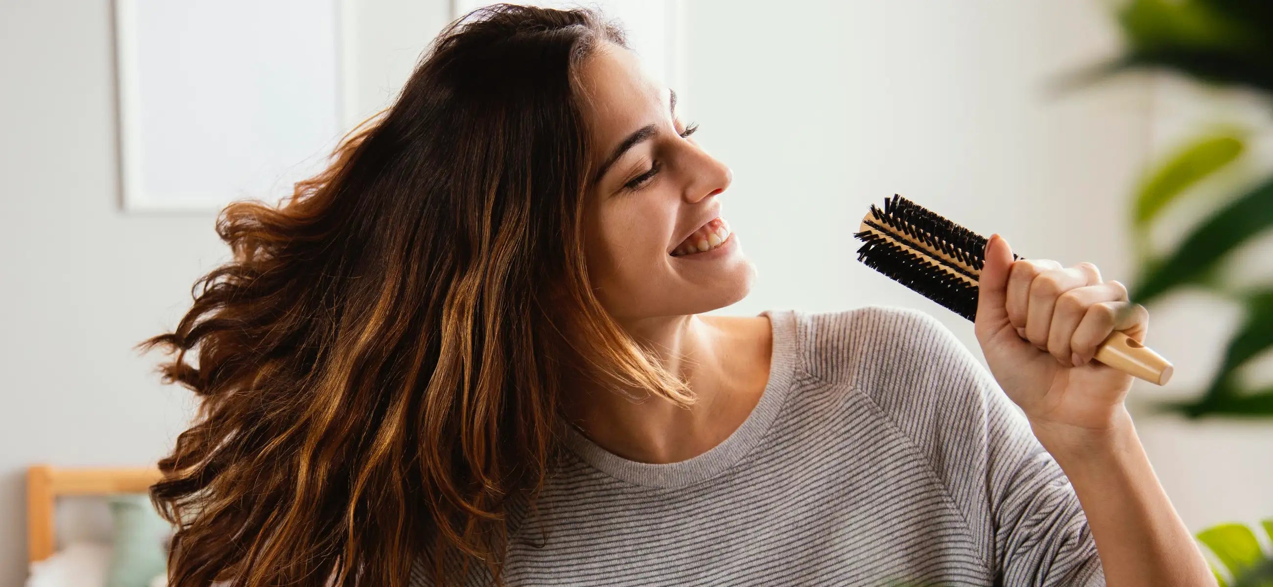 How to blow dry hair with a round brush for long/short hair