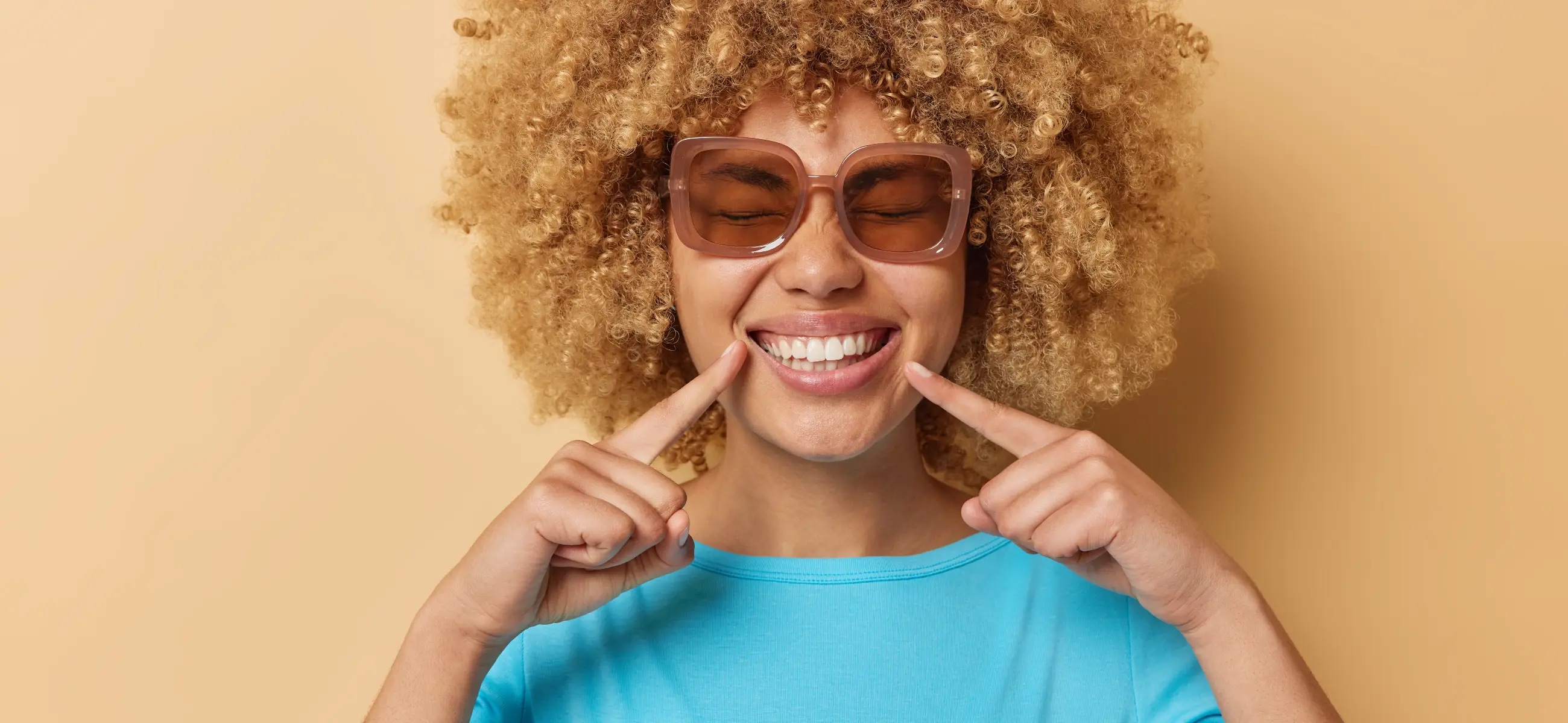 Choose the best teeth whitening strips for sensitive teeth