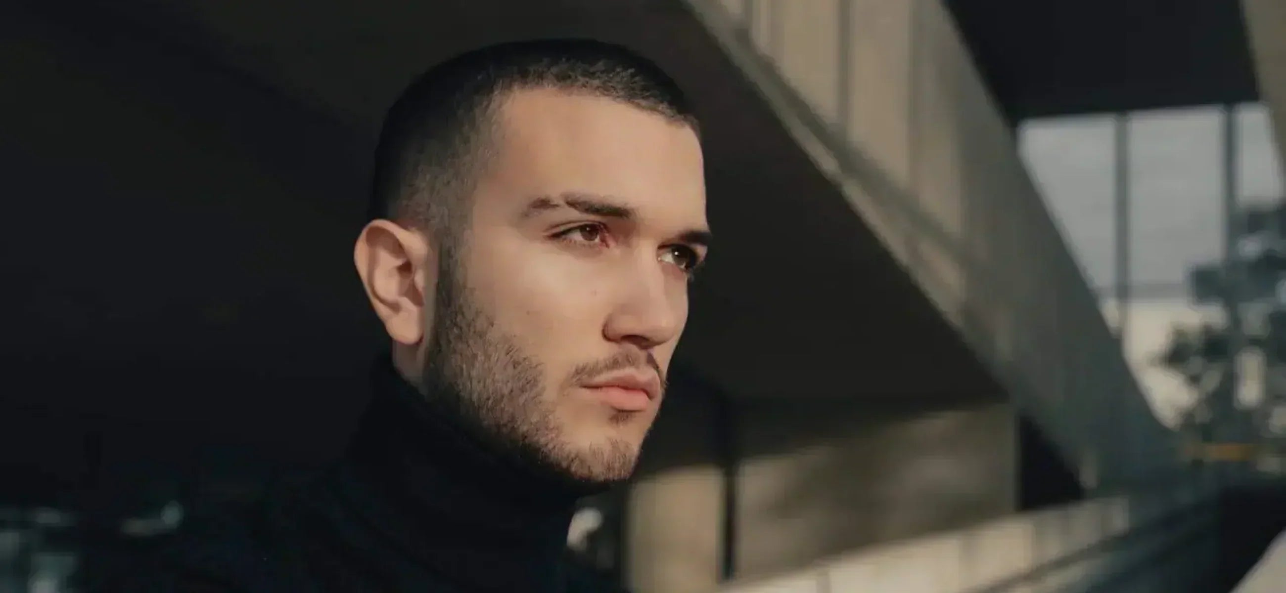 20 best haircuts for receding hairlines you’ll love in 2025