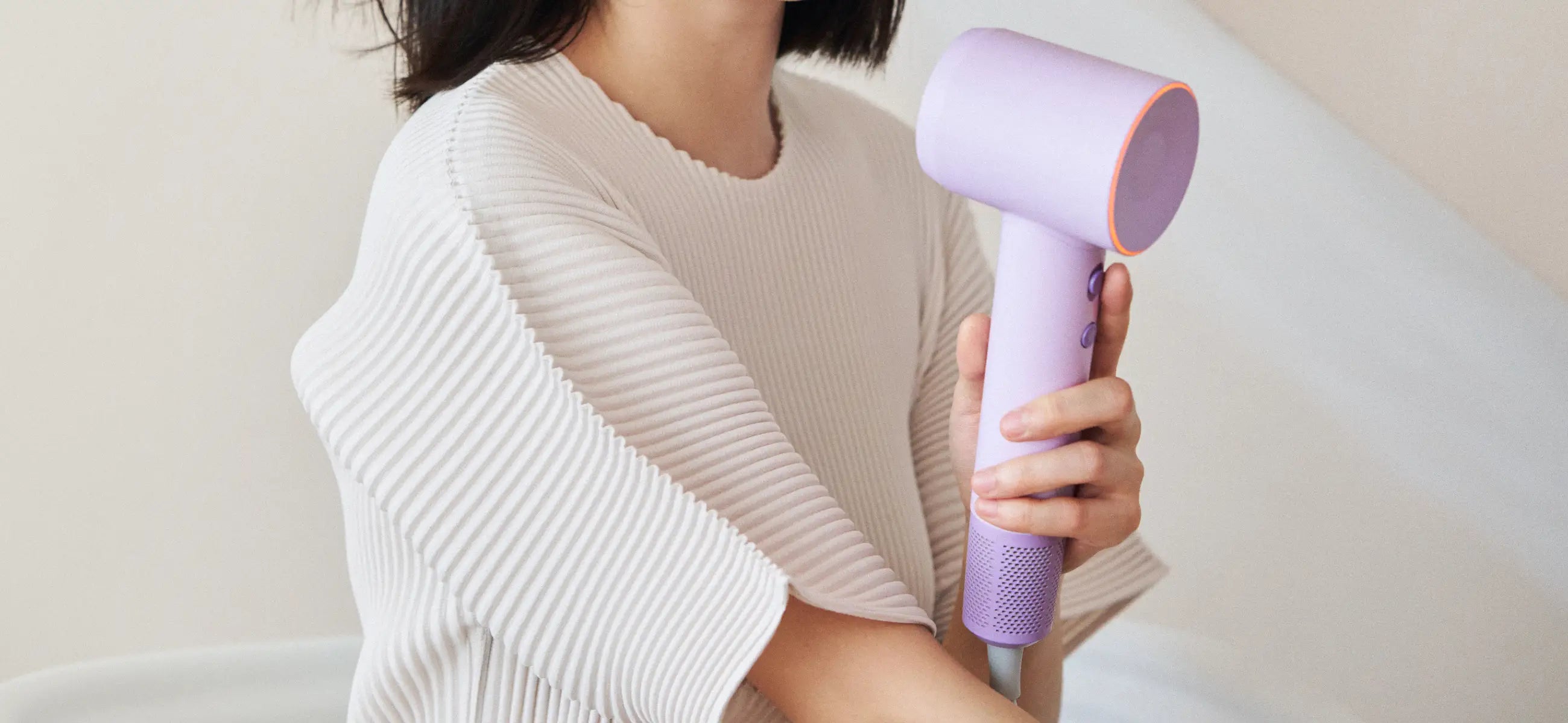 How to dry hair with hot air without damage: Complete guide
