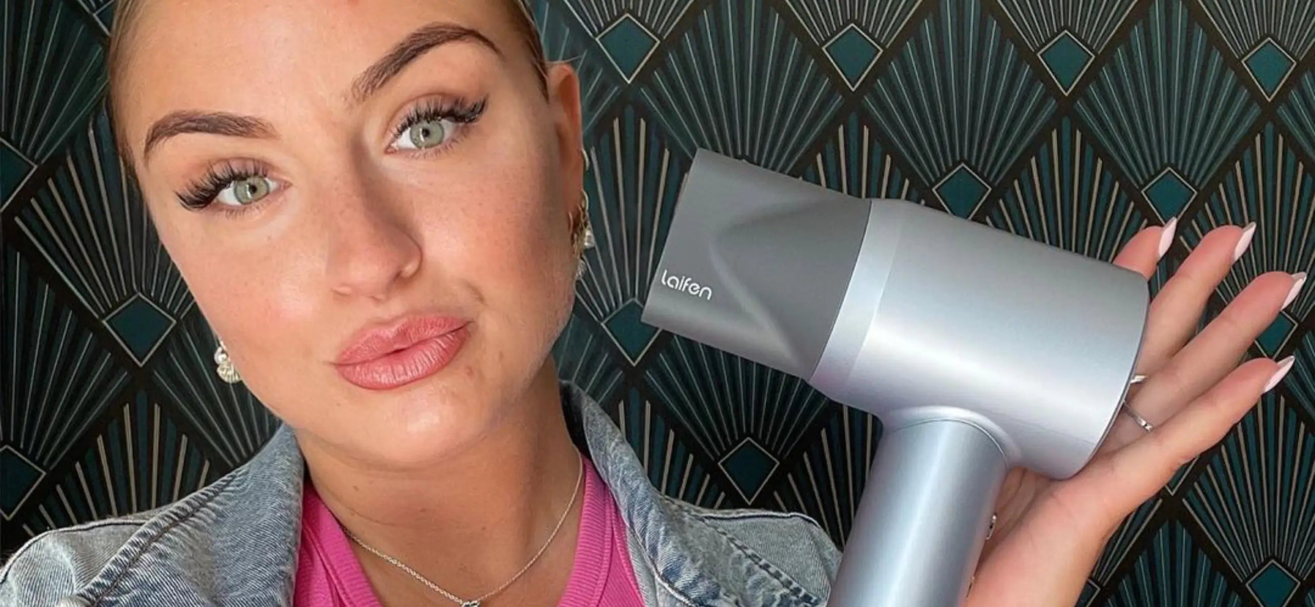 How many watts does a hair dryer use?