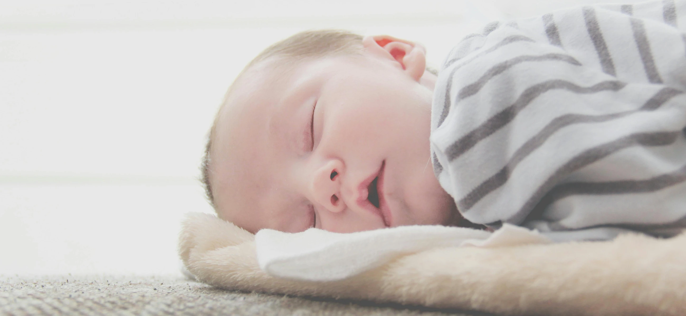 6 soothing solutions: Helping your teething baby sleep