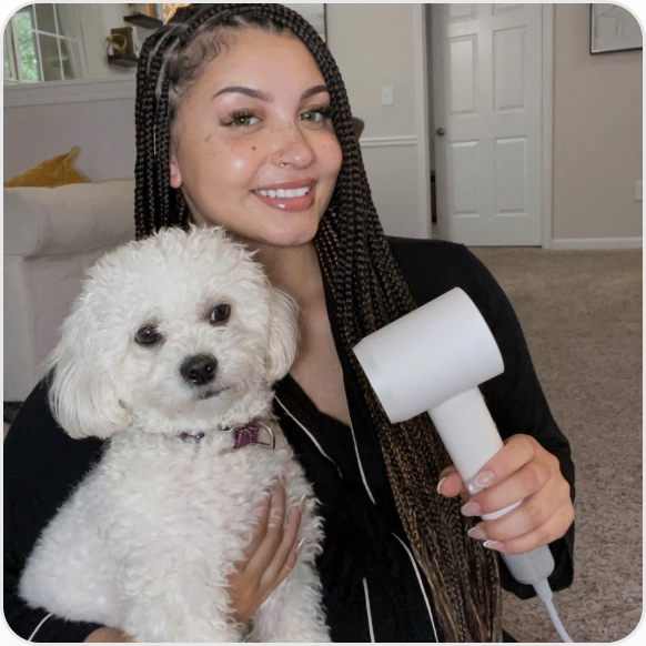 People buy hair dryers from Laifen and use at home