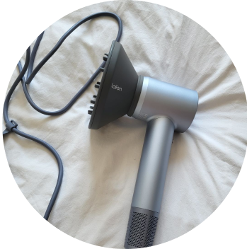 Customer loves Laifen hair dryer with diffuser nozzle